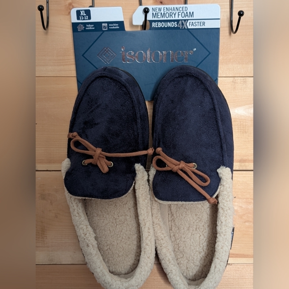 Isotoner Men's Dark Blue Loafers with Tan Accents, NWT...XL